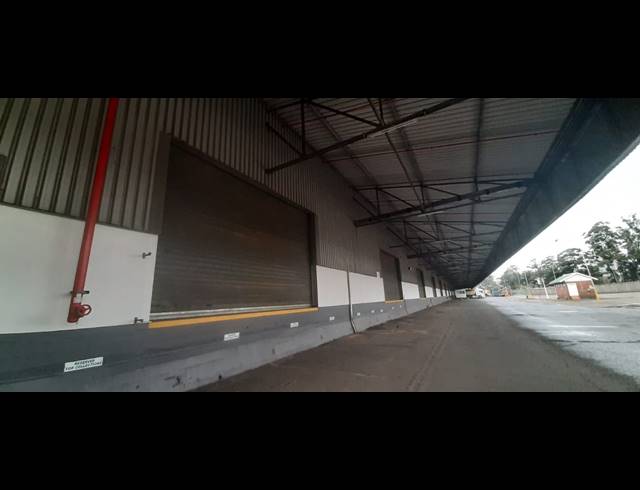 12,800M² WAREHOUSE TO LET IN WESTMEAD